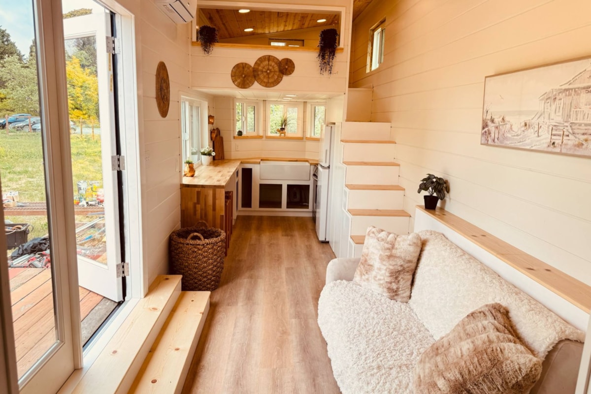 30' new build tiny house on wheels - Image 1 Thumbnail