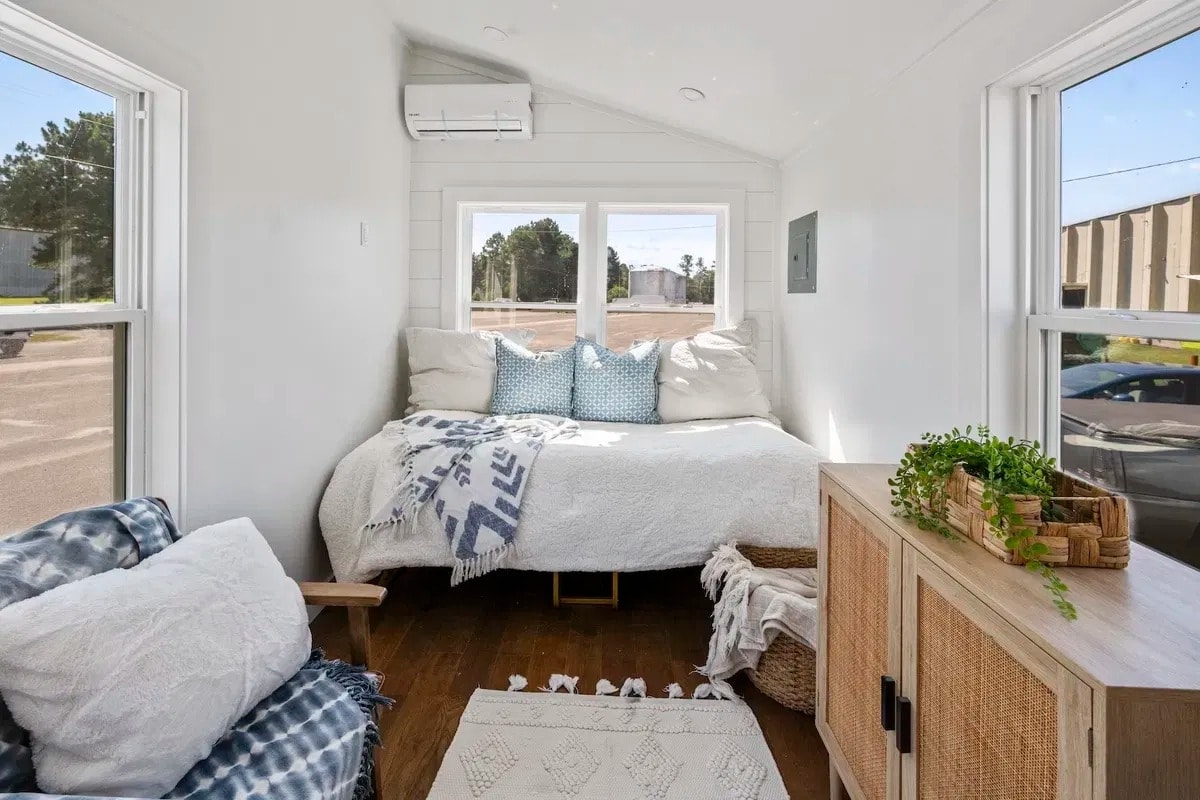 Tiny house for sale in USA – 8'x20' A Brand New & Move-In Ready Home - Image 1 Thumbnail