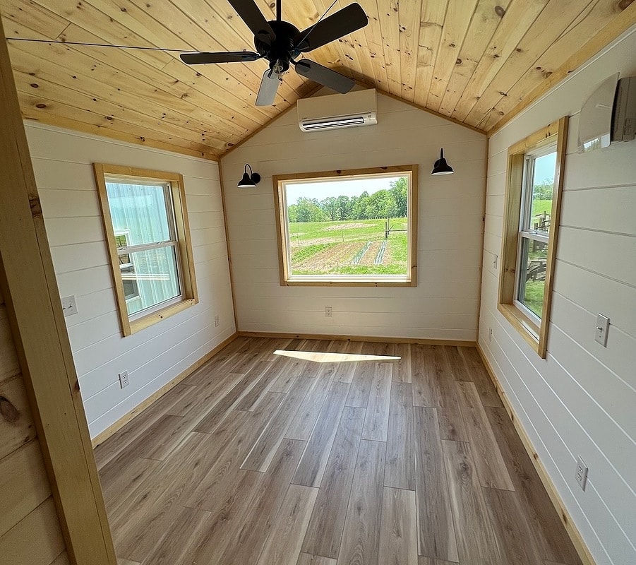 Brand New Charming Charleston - single level + potential lot with approval - Image 1 Thumbnail