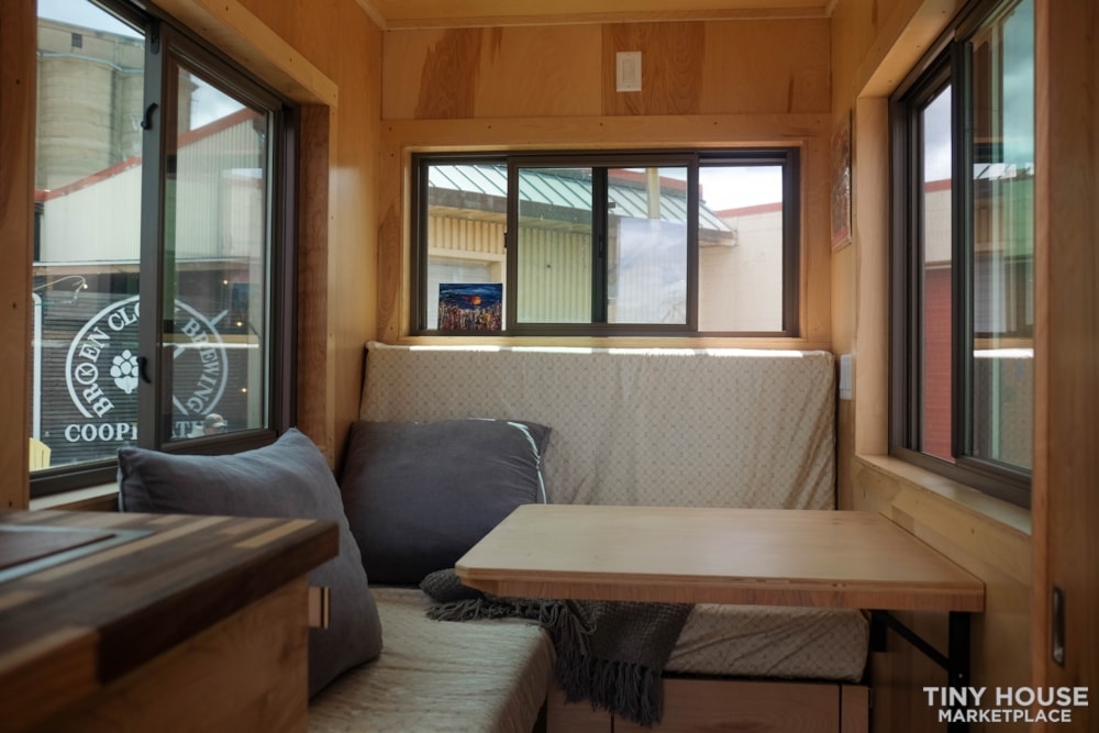 Luxury Mobile Studio / Office - Image 1 Thumbnail