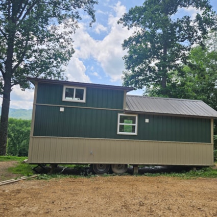 10 x 28 Tiny Home on Wheels - Image 2 Thumbnail
