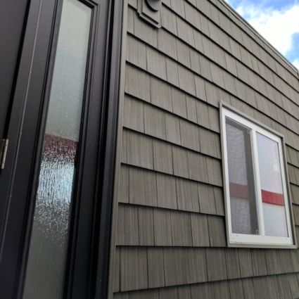 Modern Tiny Home - Image 2 Thumbnail